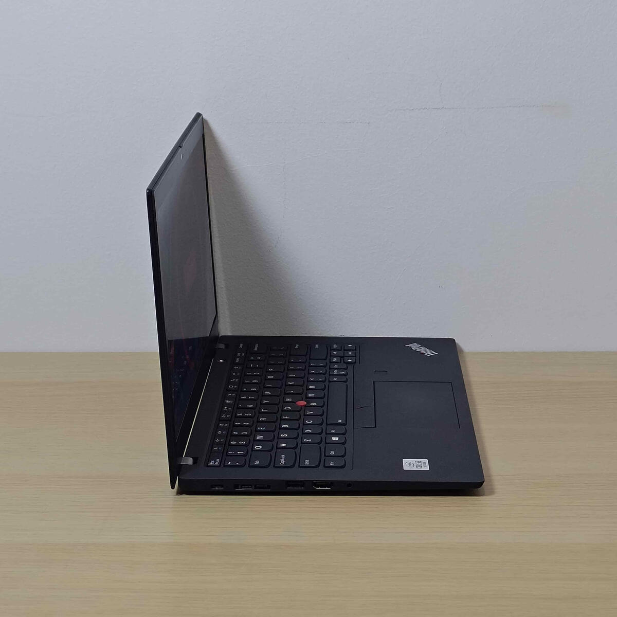 X13 Samping Kiri X13 Samping Kiri Butik Laptop