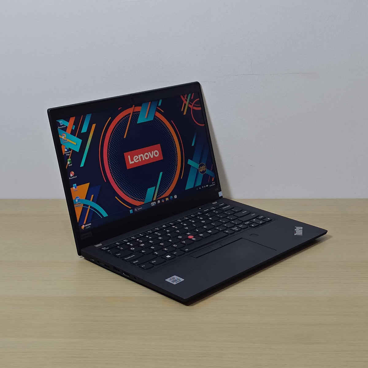 X13 Depan Kiri X13 Kiri Butik Laptop